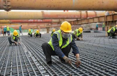 北京規模以上建設工程復工率超99%，32萬余名工人返崗推動城市發展