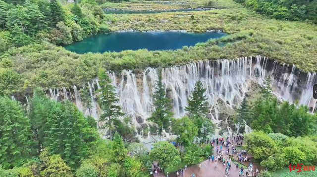 一天4萬游客,卻無&ldquo;人從眾&rdquo;!國慶九寨溝另類出圈,游客為何感到&ldquo;不堵&rdquo;?